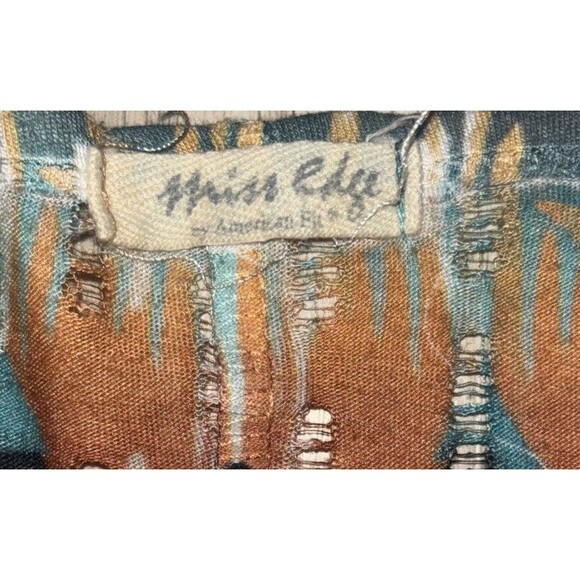 Miss Edge Women’s Large Shirt . With Wide Neckline . - Picture 4 of 4